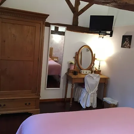 מלון Ferme Des Chartroux 3*