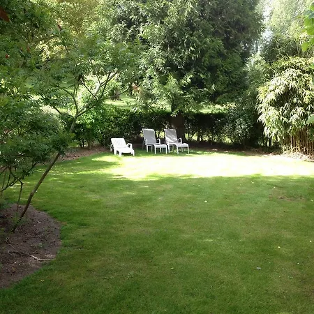 Ferme Des Chartroux מלון