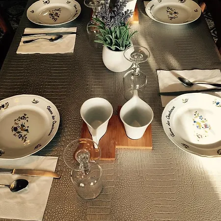 Ferme Des Chartroux מלון